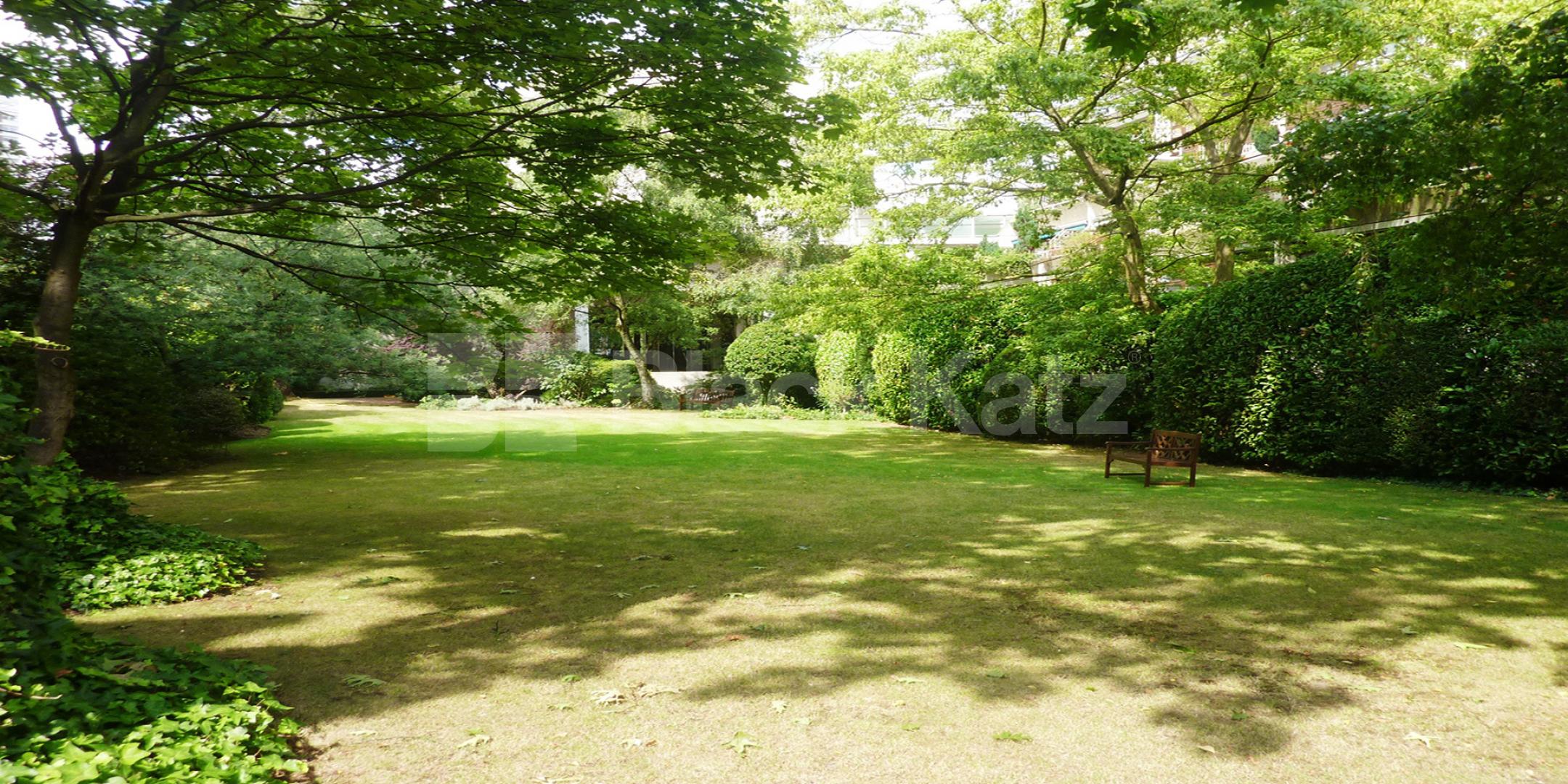 Modern kitchen good storage space mins to hyde park and tube  South Rise, St Georges Fields , Hyde Park